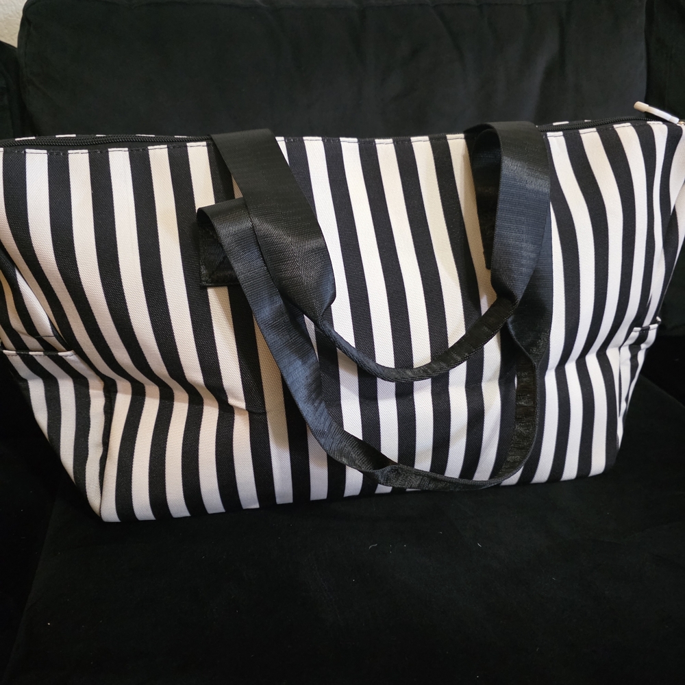 Alice + Olivia Black & White Striped Travel Gym Overnight Bag - Picture 2 of 7